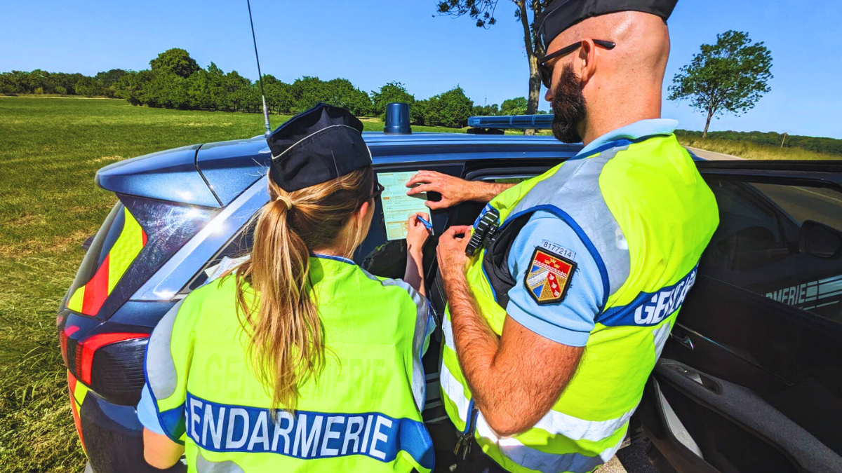 Automobilistes : double sanction, retrait de points et lourde amende à cause de cet accessoire en voiture