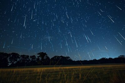 Rêver d'une pluie de météorites : Décryptage et signification