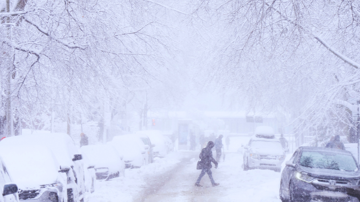 Prévisions météo : la neige arrive en France, les 25 départements menacés