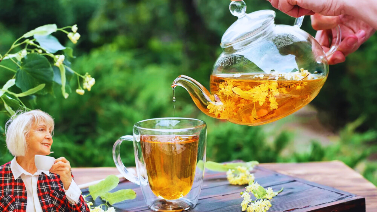 Les vertus de longévité insoupçonnées et miraculeuses de cette tisane de grand-mère à boire le soir