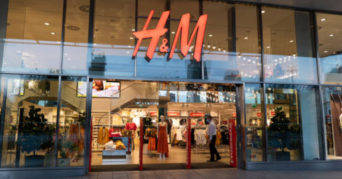 H&M : mauvaise nouvelle, le groupe ferme tous les magasins de cette enseigne de mode phare en France