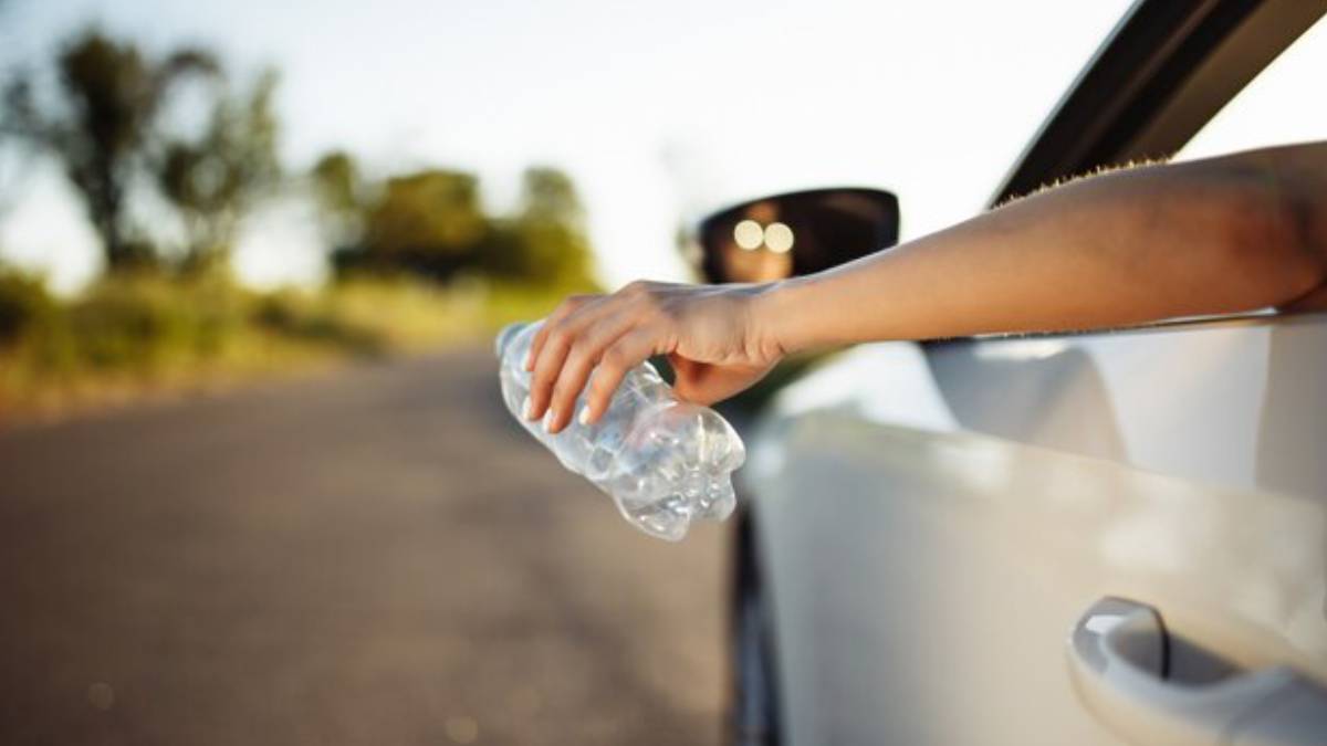 Connaissez-vous l'astuce de la bouteille vide dans la voiture qui vous évite des frais chez le garagiste ?