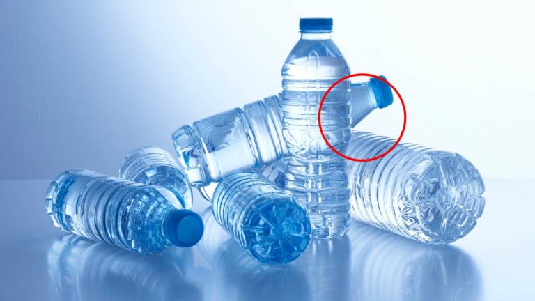 Les bouteilles d’eau en plastique ne sont plus les mêmes : avez-vous remarqué ce changement subtil ?