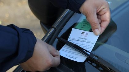 Vous avez reçu une amende de stationnement ? Vérifiez-la bien, ce petit détail peut vous permettre de l'annuler