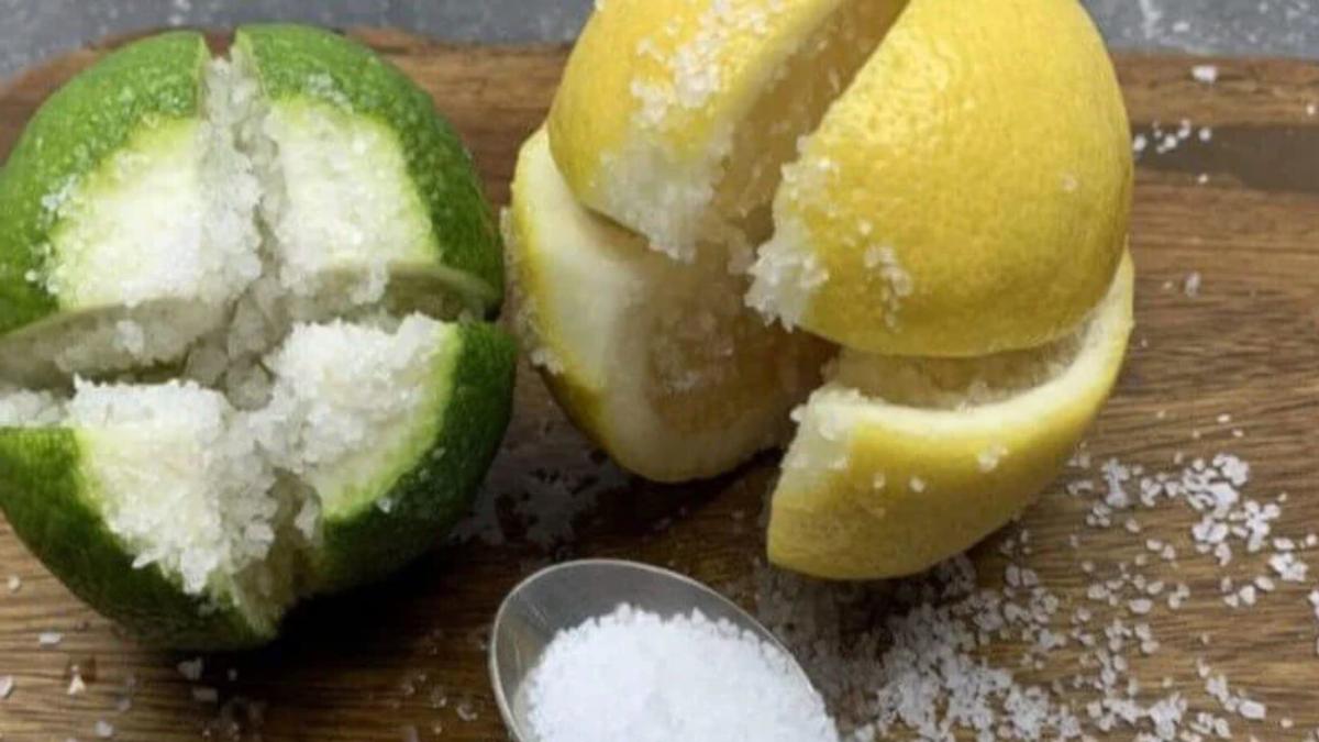 Mélanger du citron avec du sel, l’astuce astucieuse qui transformera votre quotidien