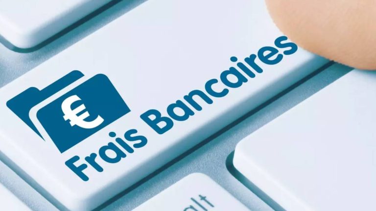 Frais bancaires : voici les 4 banques qui appliquent les frais les plus élevés en 2025