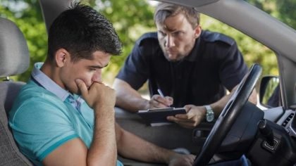 Vous pensez pouvoir conduire en arrêt maladie ? Attention, vous risquez une lourde amende