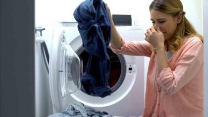 Votre linge noir garde une mauvaise odeur après le lavage ? Voici pourquoi et comment y remédier