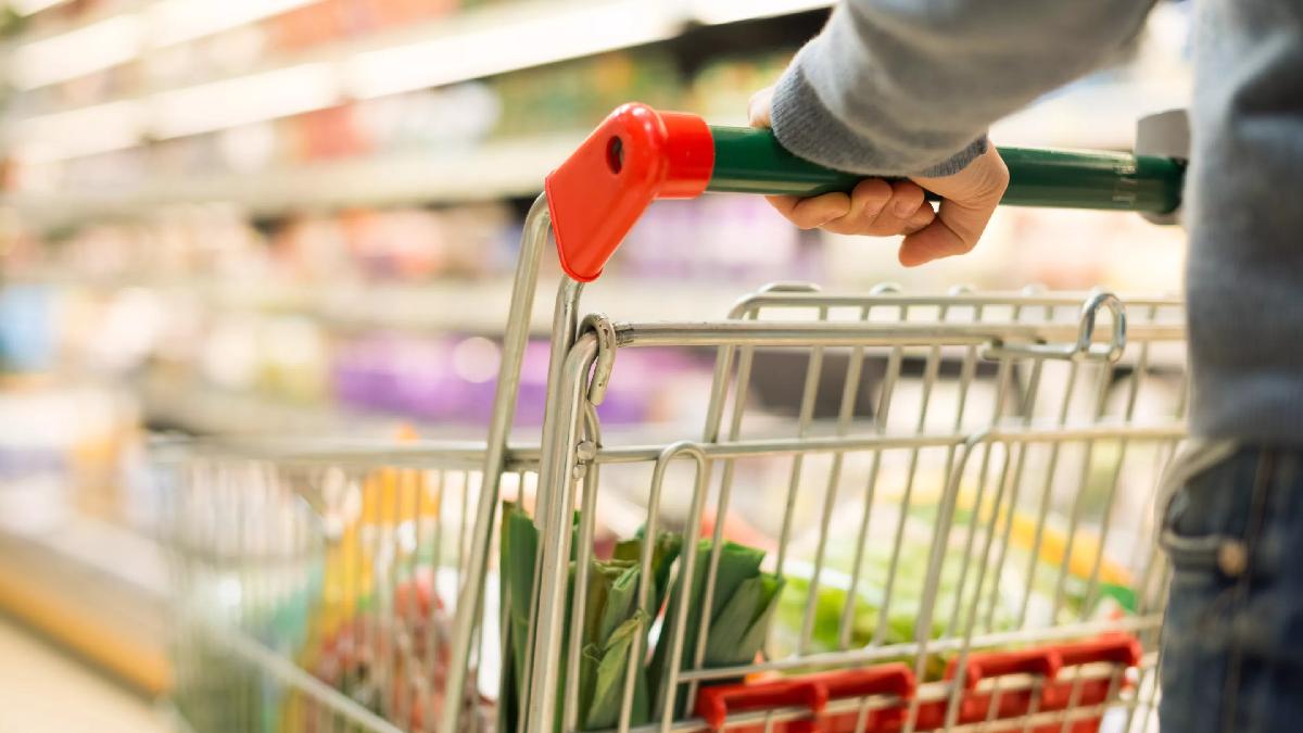 Supermarché : cette astuce géniale pour prendre un chariot sans pièce ni jeton