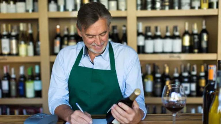Bonne nouvelle, ce caviste populaire baisse le prix de ces 150 bouteilles de vin, une offre qui séduit