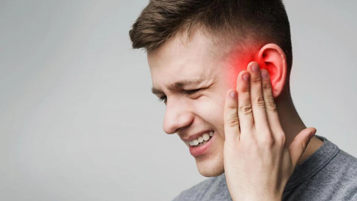 Vos oreilles bourdonnent ? Découvrez ce que ça cache vraiment et comment réagir vite