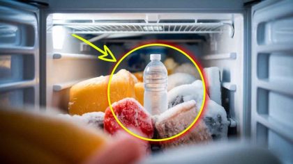 L'astuce de la bouteille d'eau dans le congélateur : le secret ultime pour réduire sa facture d’électricité